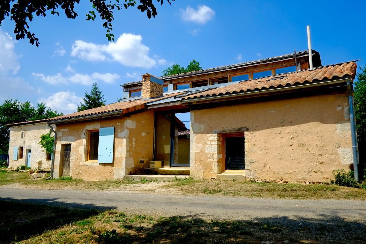 Chambres Des Forges Cellefrouin Exterior foto